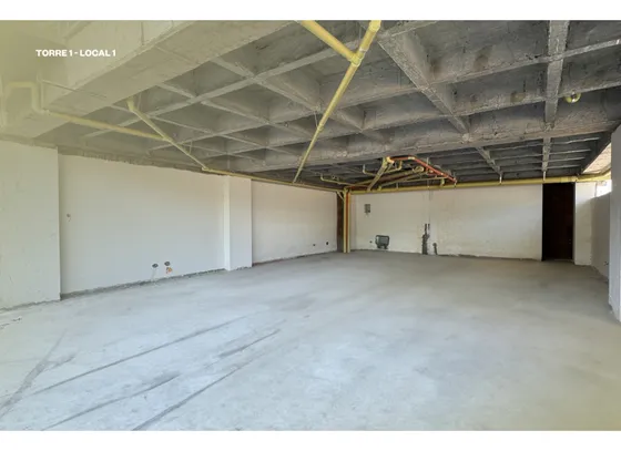 Renta Local Comercial  En La Avenida 30 De Agosto Pereira