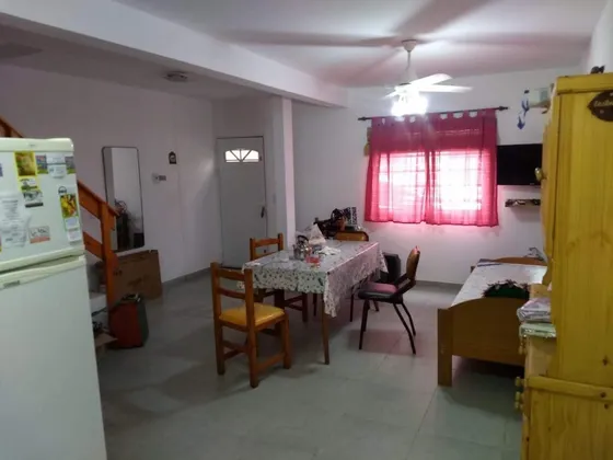 Casa En Venta - 2 Dormitorios 1 Baño 1 Cochera - 76mts2 - Las Toninas