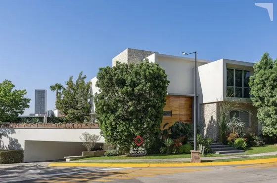 Casa De Lujo En Venta En Los Frailes Frente A Andares