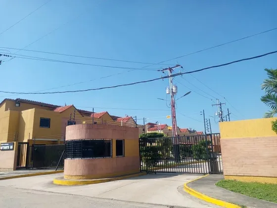 Yep Vende Townhouse En Obra Gris En Las Trimitarias Ciudad Alianza (solo Clientes)