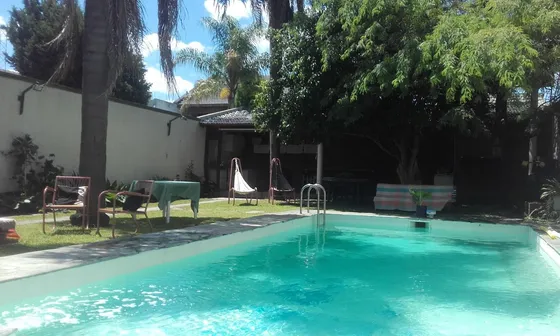 Casa En  Venta C/ Piscina Y Quincho - Ramos Mejia
