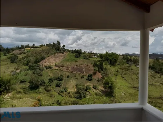 San Vicente Finca Con Gran Extension