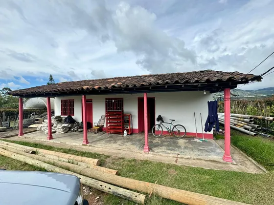 Linda Casa Finca Tradicional En Venta En El Carmen De Viboral 