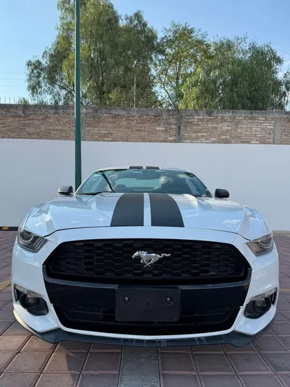 Ford Mustang 3.8 Coupe 3.7 V6 At