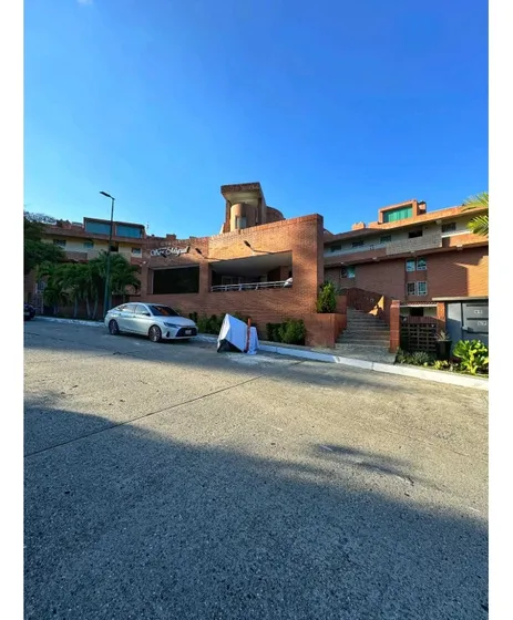 Vendo Apartamento Duplex 202m2 El Hatillo 0942