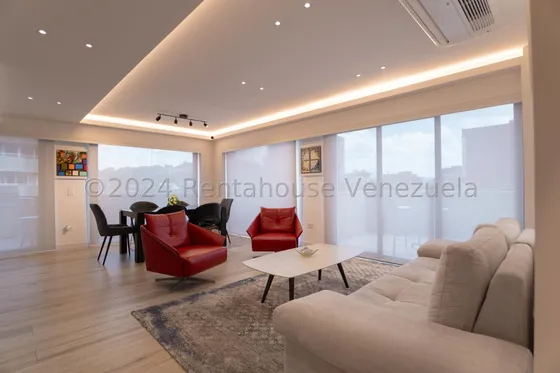 ¡penthouse De Revista!, Una Hermosa Villa De Tres Plantas Ubicada En El Corazon De La Ciudad - El Rosal // Luis Gomez // Mls - #25-7040