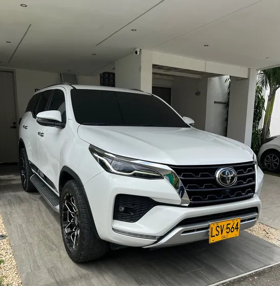 Toyota Fortuner 2.8 Diésel 4x4 Srv Blindada 2 Pluss