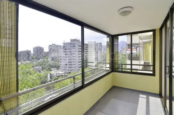 Departamento En Venta De 4 Dorm. 3 Baños En Las Condes