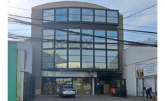 Edificio Industrial-comercial De 2.143 M².