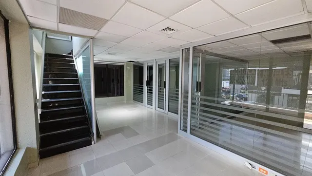 Local En Plaza Comercial En Piantini, Santo Domingo, 2niveles, Con Cocina, 128m2