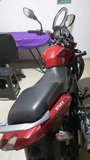 Moto Discover 150 Color Rojo