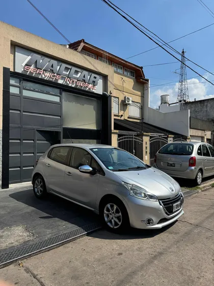 Peugeot 208 1.5 Allure