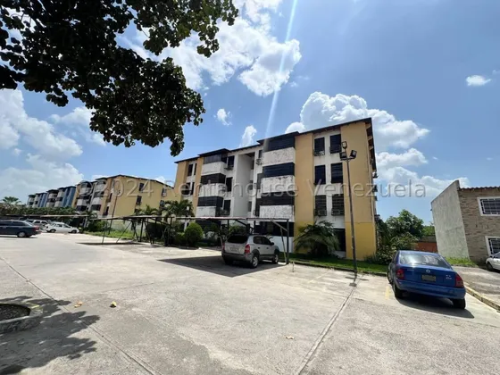 Asg Lindo Y Acogedor Apartamento En Venta En Urb La Pradera Avenida Intercomunal Turmero 25-2419maracay 