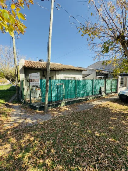 Casa Con Departamento Independiente En Venta, La Plata 29 Y 