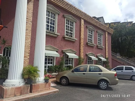 Se Vende Fondo De Comercio De Restaurant Casa Agustin, Ubicado En El C.c La Cascada, Carrizal. Nc