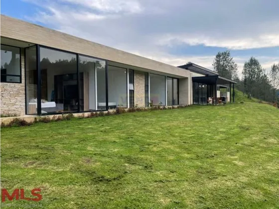 Casa Exclusiva En Parcelacion(mls#241073)