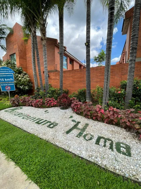 Annic Coronado Vende Townhouse En. Conjunto Bonaventura Home, Urb. Mañongo Naguanagua. Ref. 263155
