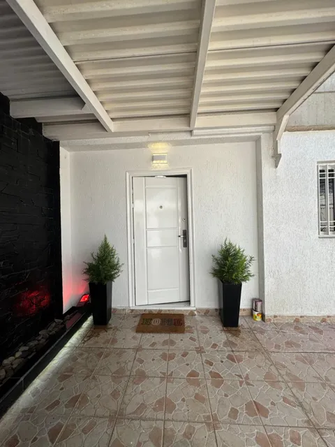 Teamhouse+ Vende Hermosa Casa Quinta A Pie De Calle, En El Sector Morro Ii De Lechería.