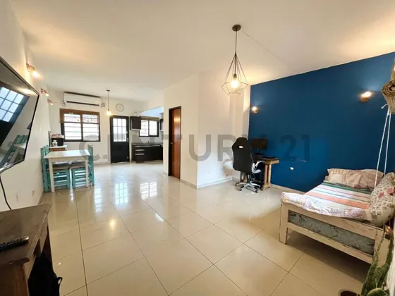 Venta Triplex 3 Amb + Cochera + Patio // Apto Credito