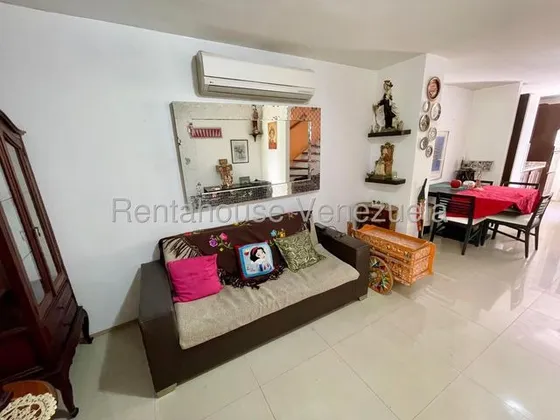 Casa En Venta Barquisimeto Colinas Del Viento Codigo 2 5  2 0  4 9 7 Mildred Oportunidad Tres  Nivelles Con Espacios Amplios Habitacion Con Vestir Areas De Recreación Y Piscina Para El Disfrute  