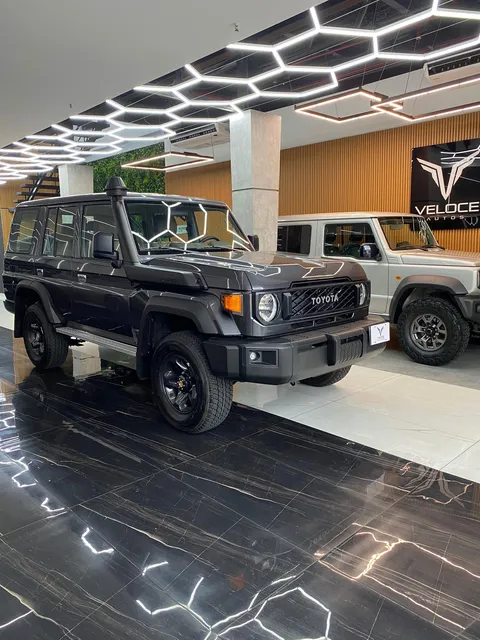 Toyota Lc 76