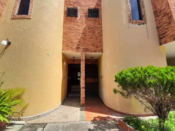 Se Vende Townhouse Naguanagua El Turpial Prth-028