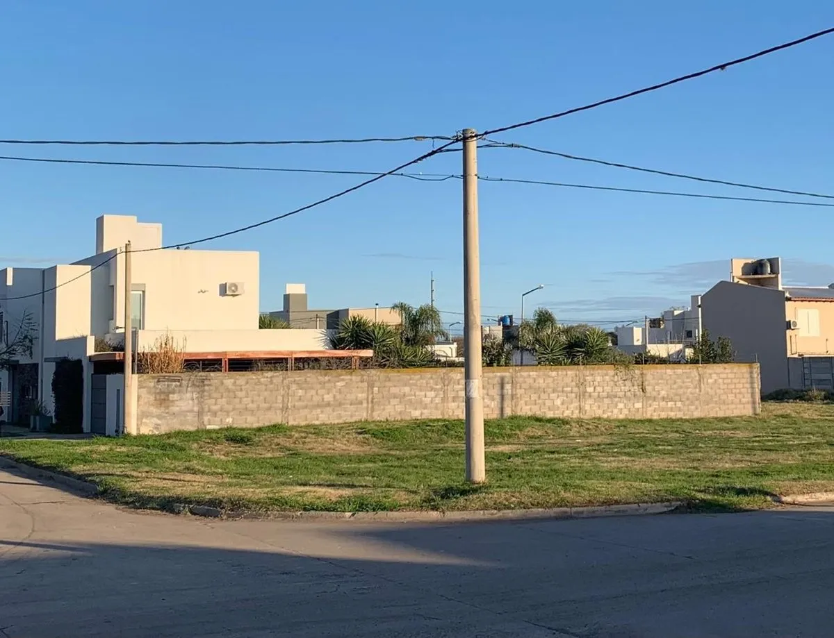 Lot for Sale. Excellent Location