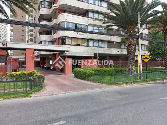 Departamento En Venta De 3 Dorm. 2 Baños En San Miguel