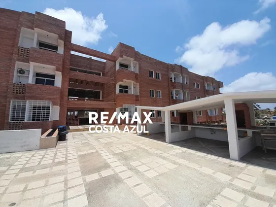 En Venta Apartamento En Obra Blanca Con Vista Al Mar, Res. Golfete De Cuare, Chichiriviche Falcon.