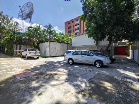 Alquilo Casa 400m2 Los Chorros 2847
