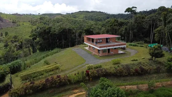Se Vende Bellísima Finca En Yolombó A Puerta Cerrada