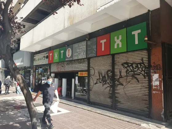 (adm) Arriendo Local Comercial Huérfanos Con Promoción!