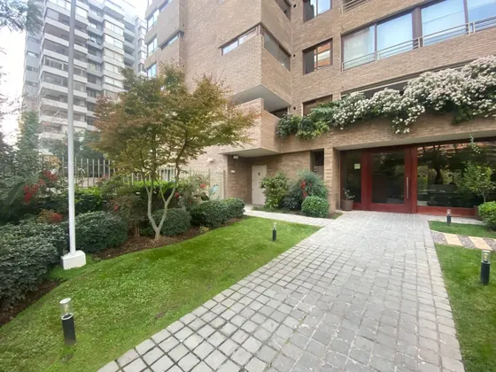 Amplio Departamento - Las Condes