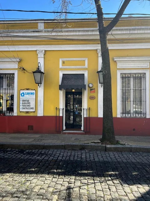 Casa En Alquiler, Apto Profesional , Actualmente Se Ocupa Como Oficinas . Ideal  Oficinas . Cerca Del Centro Comercial , Tribunales , Transportes. 