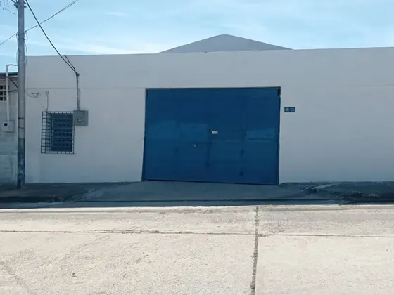 Galpón Cerca De La Av. Bolivar De Valencia Norte Sector Las Flores Muy Cerca Del Ateneo De Valencia Galpón Con Altura De 7 Metros Alquila Dayanna Vasquez