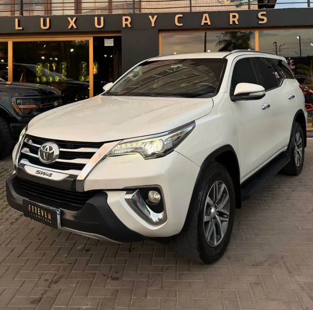 Toyota Hilux SW4 2.8 SRX 177 HP 4x4 7-Speed Automatic