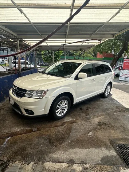 Dodge Journey 2.4 Sxt 7 Pasajeros Plus Mt