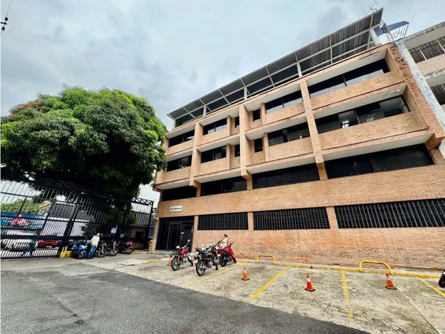 Se Vende Edificio Industrial 2.666m2 Los Ruices