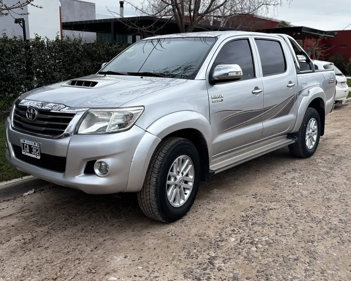 Toyota Hilux Pick-Up 3.0 Cd Srv Cuero I 171cv 4x2