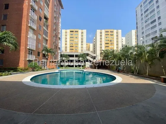 Lucero Otazo Vende Hermoso Y Moderno Apartamento Pent House En Av. Pedro Leon Torres Amplio, Comodo Conjunto Residencial Exclusivo. Cod 25-11998