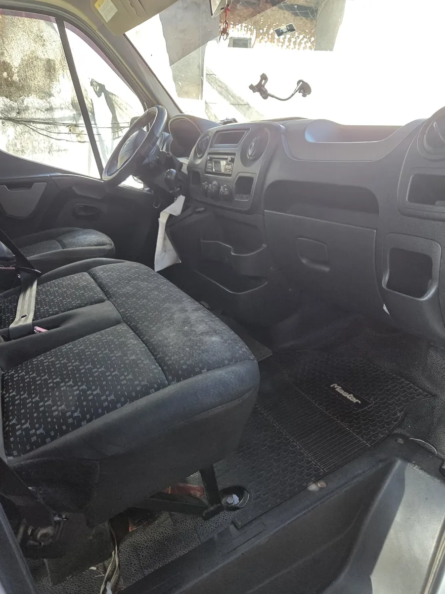 Renault Master minibus 2.3559474762895206404