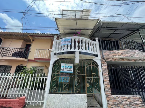 Se Vende Hermosa Casa De Cuatro Pisos En Brisas De Los Alamos