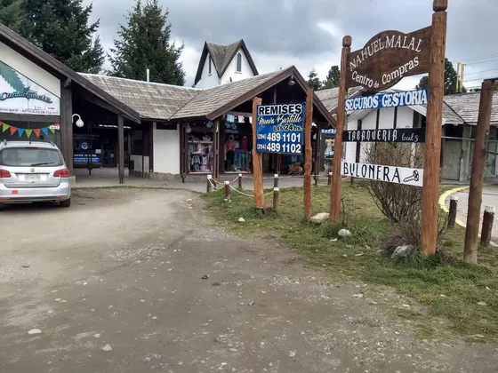 Local Sobre Avenida Bustillo Km 12,400