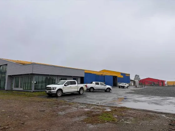 Amplia Bodega Con Oficinas, Alto Bonito (90720)
