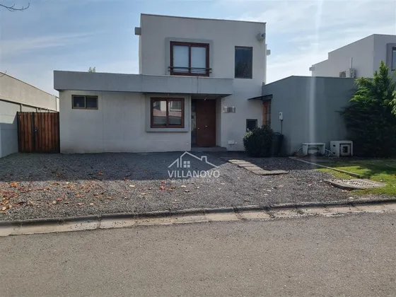 Casa En Arriendo De 3 Dorm. En Santa Elena Chicureo Poniente