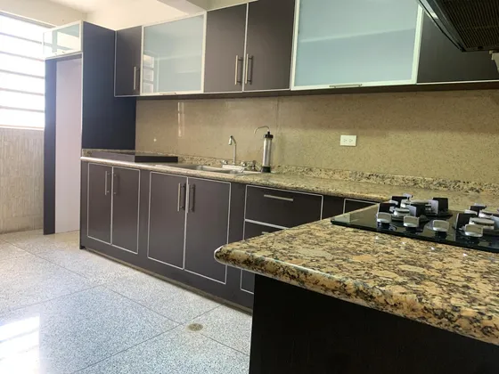Apartamento En Valencia Urb Camoruco Cerca De La Cruz Roja Y