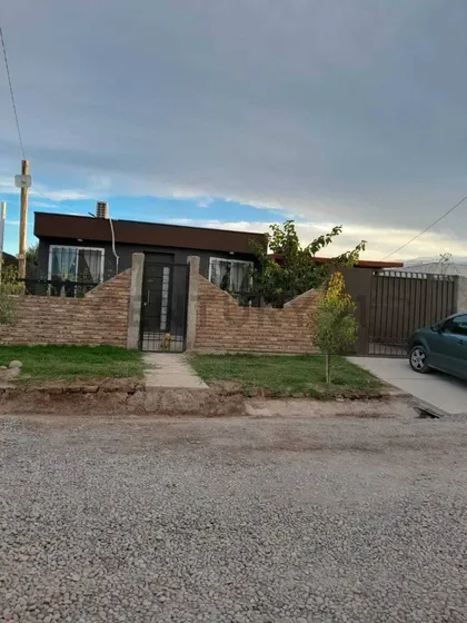 Hermosa Casa En Barrio Ágata En Guaymallén!
