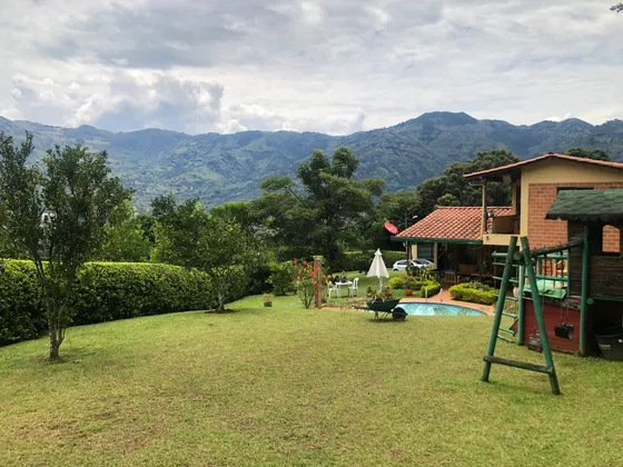 Se Vende Bella Casa Campestre En Girardota A Tan Sólo 5 Minutos Del Casco Urbano 