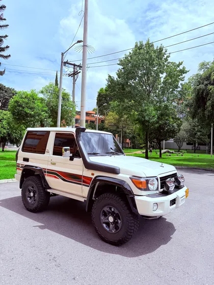 Toyota Land Cruiser 71 4.0 Grj71