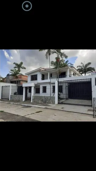 Michelle Vende Casa De 2 Niveles Con Uso Residencial Y Comercial Cerca De La Av Bolívar Lb-r /826